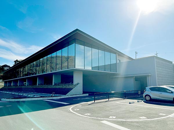 旅立ちの社の写真